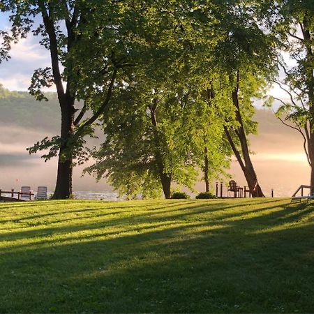 The Elms Waterfront Cottages Lake Luzerne Exterior foto